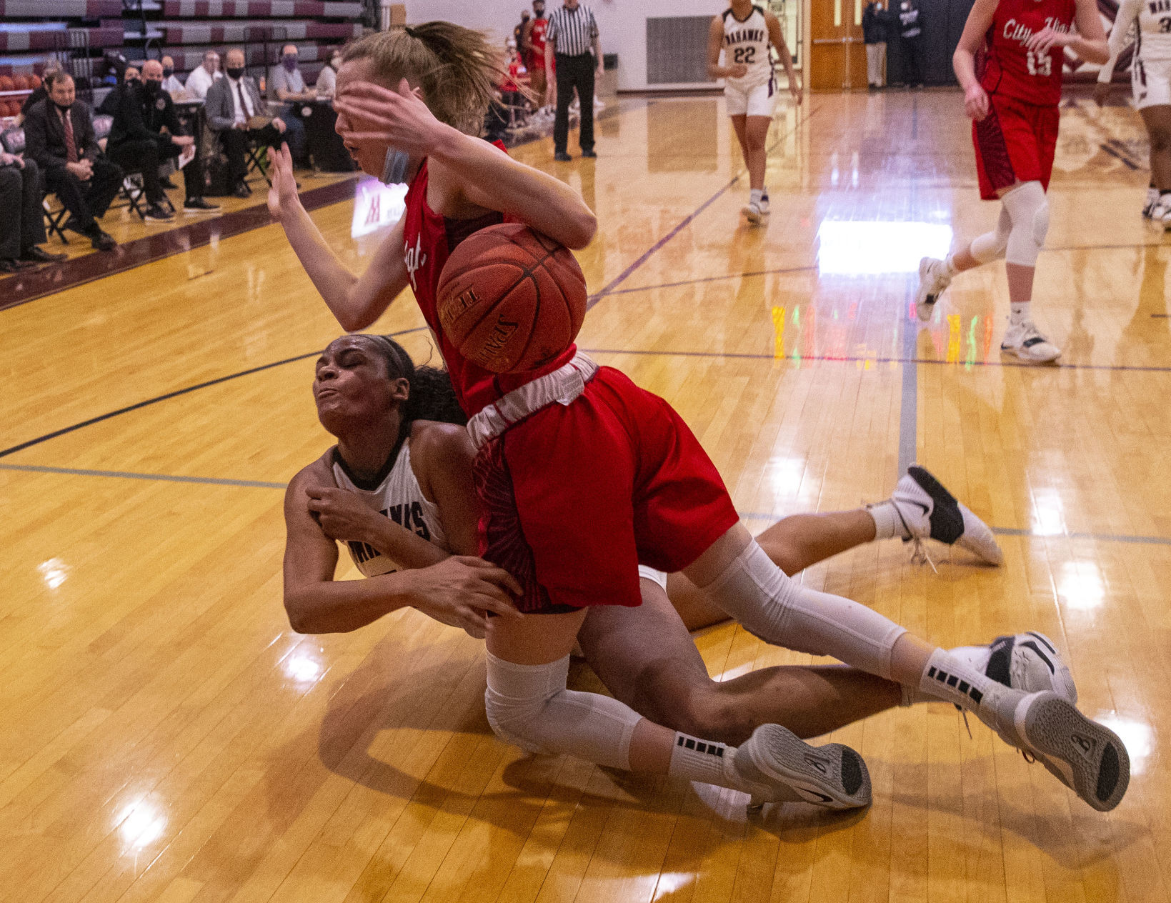 GBBall Waterloo West vs. Iowa City High 10